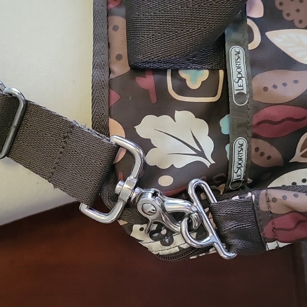 Lesportsac Brown Messenger Flowers and Birds All Over Print Bag - Picture 5 of 10